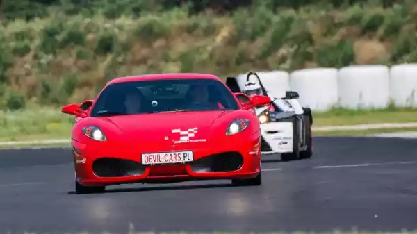 Jazda Ferrari I Ariel Atom - Kierowca - Poznań Karting - 2 Okrąż