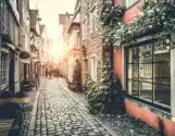 Fototapeta Historyczna Ulica W Europie Na Zachód Słońca Z Efektu