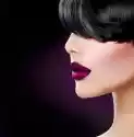Myloview Obraz Piękna Kobieta Twarz Z Bliska Piękne Usta Ciemny Fiolet