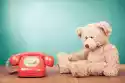 Myloview Obraz Retro Czerwony Telefon I Teddy Bear W Pobliżu Mięty Zielon