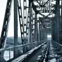 Myloview Fototapeta Stare Zabytkowe Most Kolejowy Nad Rzeką