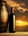Plakat Butelkę Czerwonego Wina O Zachodzie Słońca