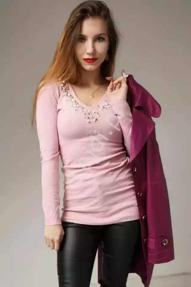 Sweterek Wełniany Z Jedwabiem W Kolorze Pudrowego Różu Z Bogato 