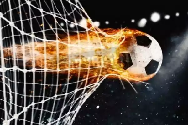 Fototapeta Piłka Nożna W Piłce Nożnej Zdobywa Bramkę W Siatce