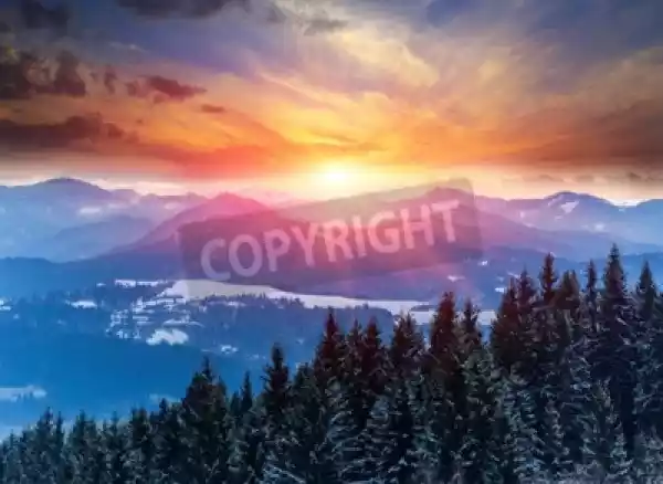 Fototapeta Zima Sceny Z Zachodem Słońca W Górach