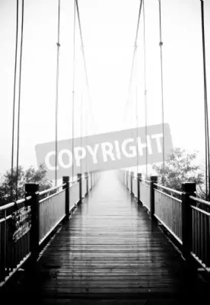 Fototapeta Zobacz Na Pieszych Drewniany Most W Mgle