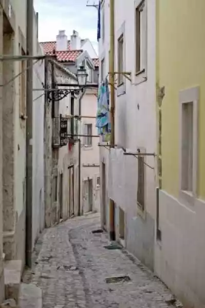 Fototapeta Wąska Ulica W Lizbonie