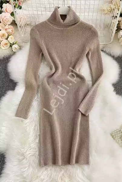 Dzianinowa Sukienka Z Golfem W Kolorze Kawy Z Mlekiem 0055