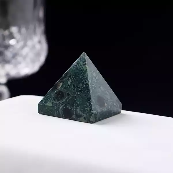 Ametyst Kryształ Piramidy Dekoracje Ozdoby